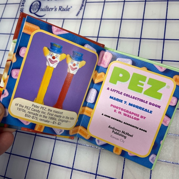 Pez bundle. dispensers hallmark book lot Easter bunny Santa honey bee snowman - Picture 2 of 8